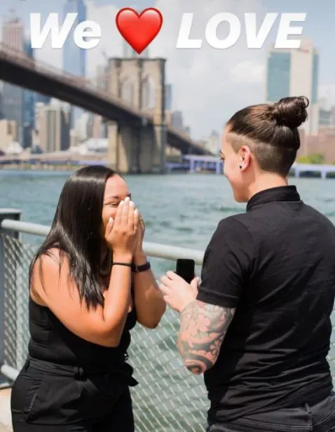 Proposal at the Brooklyn Bridge